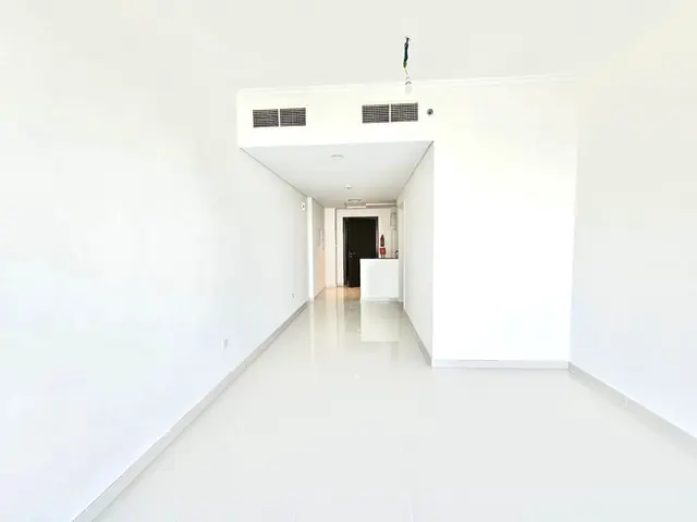 Superb Golf View Studio, Damac Hills