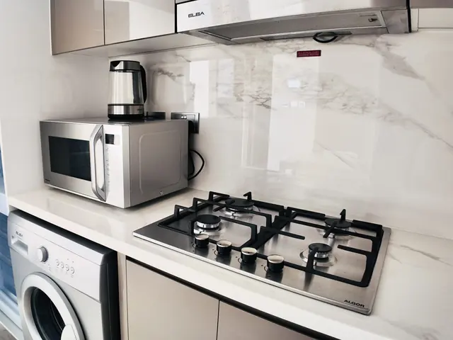 Appartement 1 chambre à louer à Azizi Riviera 12