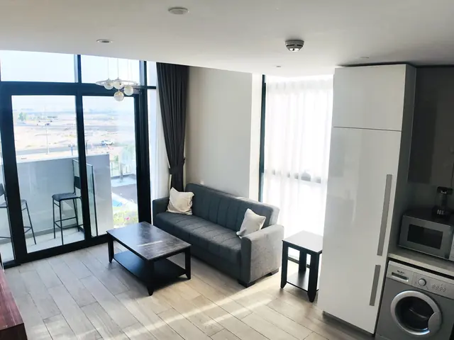 Appartement 1 chambre à louer à Azizi Riviera 12